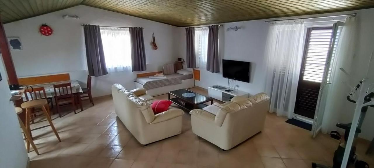 Apartamento House Elan Kornić Exterior foto